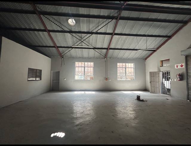125M² WAREHOUSE TO LET IN DELAREY